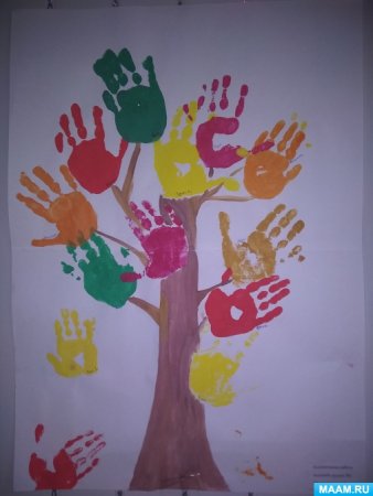 Ладонь из дерева