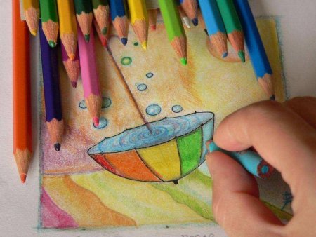 Коробка с карандашами