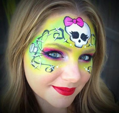 Необычные рисунки на лице