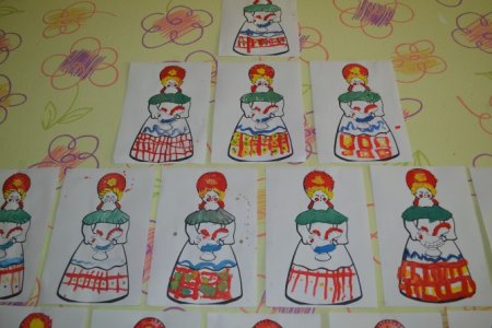 Рисование Барыня дымковской в старшей группе