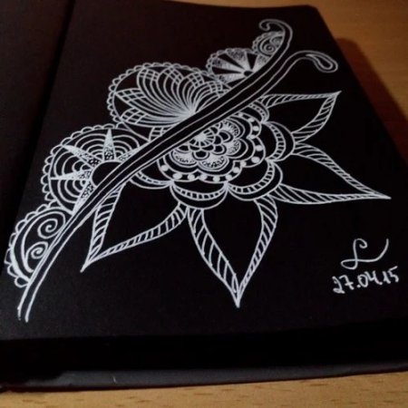 Простые рисунки на черной бумаге