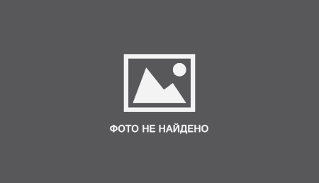 Маникюр красный в горошек