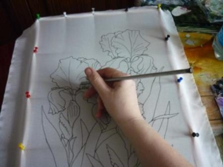 Этапы рисования батиком на ткани