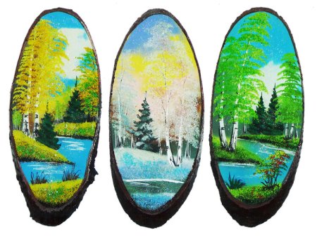 Цветы на спиле дерева