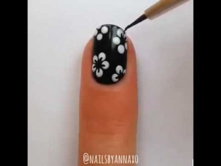 Рисунок на ногтях дотсом легко цветок