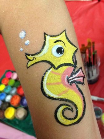 Аквагрим на руке