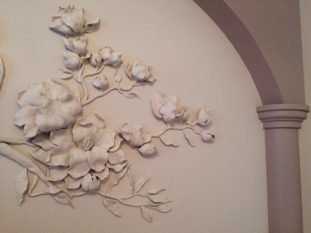 Барельеф с цветами