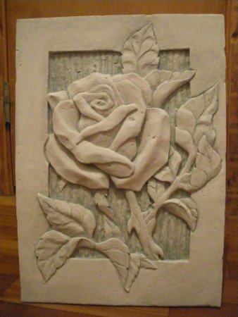 Барельеф розы