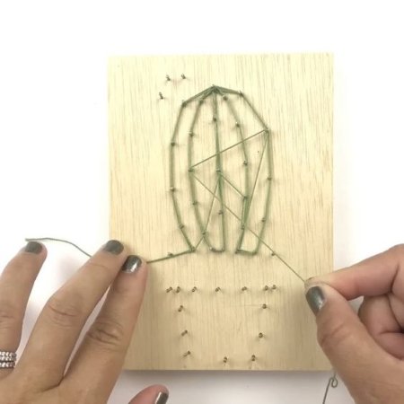 Кактус из гвоздей и ниток