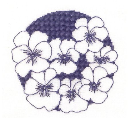 Монохромная вышивка гладью цветы