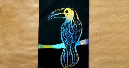 Попугай в технике граттаж