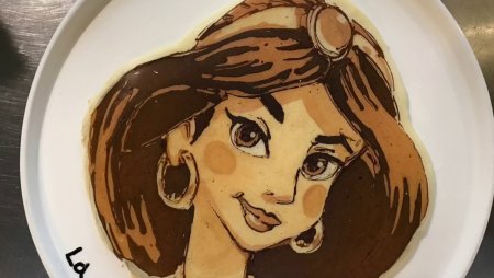 Портрет из блинов