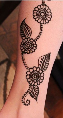 Мехенди на ноге простые