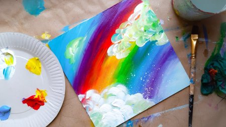 Рисуем радугу красками