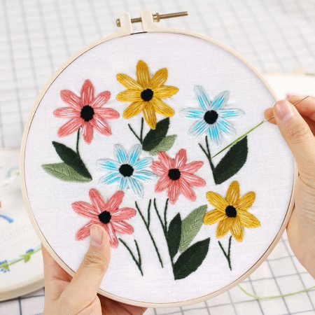 Вышивание на пяльцах для детей