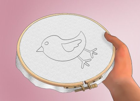 Вышивка иголкой на пяльцах