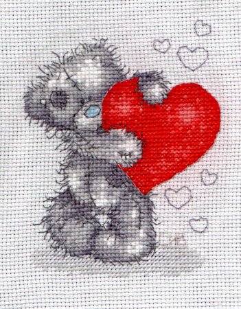 Медведь с сердцем вышивка