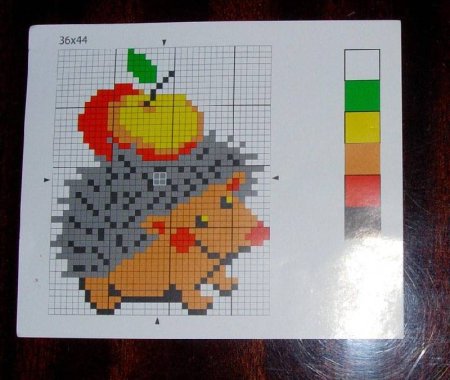 Вышивка крестом Ежик с яблоком