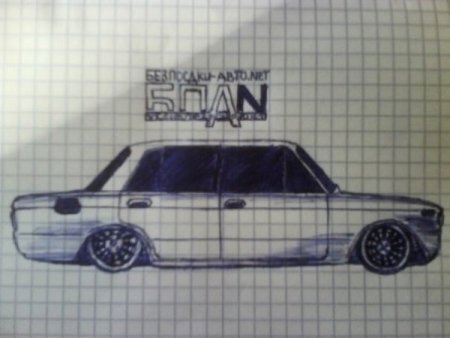 ВАЗ 2107 на листе в клетку