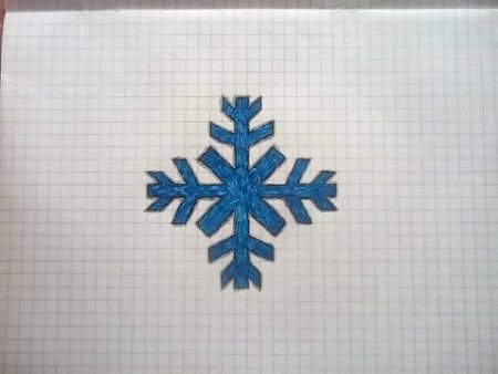 Снежинки по клеточкам в тетради