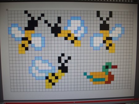 Пчелка по клеточкам