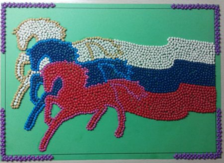 ПОПОДЕЛКА В детский сад ко Дню флага России