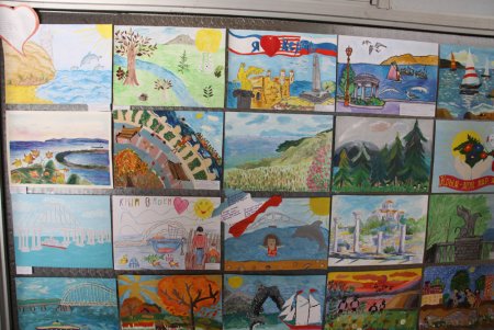 Выставка рисунков Крым