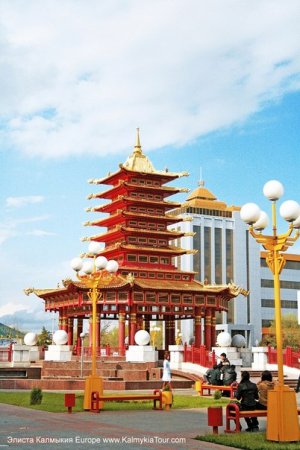 Пагода семи дней Элиста