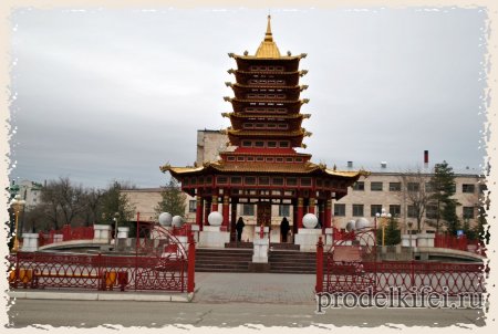 Калмыкия пагода семи дней памятник