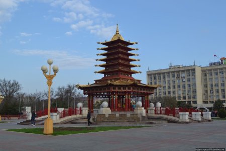 Калмыкия пагода семи дней памятник