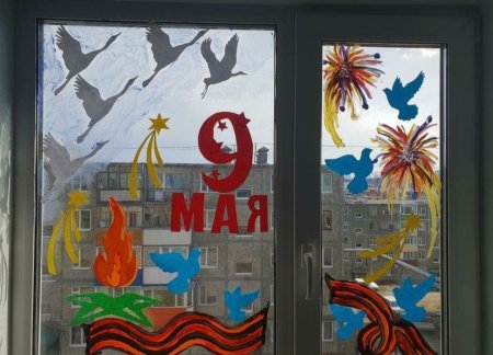 Украшения окна к празднику 9 мая