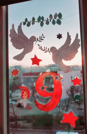 Окна ко Дню Победы украсить