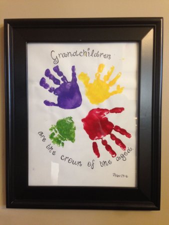 Дерево из ладошек