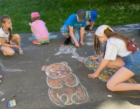 Рисунки на асфальте в лагере
