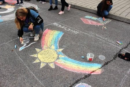 Рисунки на асфальте.