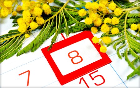 К празднику. 8 Марта