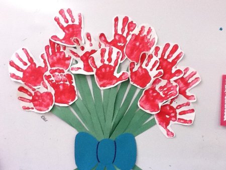 Цветы из детских ладошек