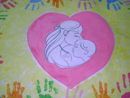 Рисовать маме подарок