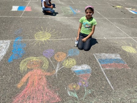 День России рисунки на асфальте мелом