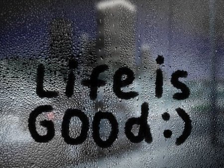 Сердце на запотевшем зеркале