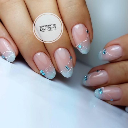 Красивый белый френч