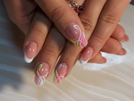 Маникюр красный френч