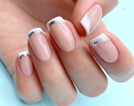 Стилизованный френч на ногтях