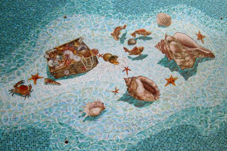 Мозаика на дне бассейна