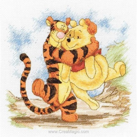 Крепкие объятия мультяшки