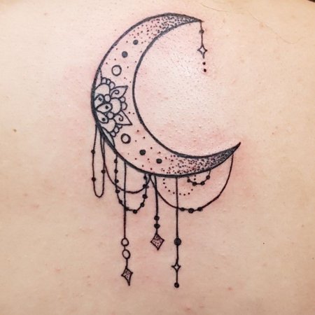 Тату полумесяц