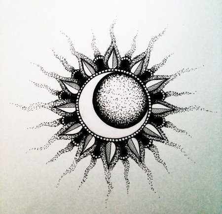 Татуировки мандалы с солнцем и луной