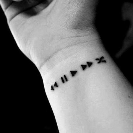 Тату на запястье для девушек эскизы