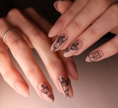 Маникюр с графическим рисунком