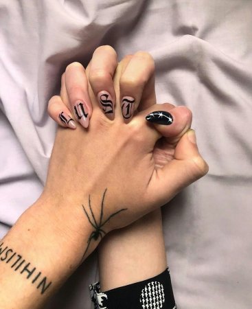 Маникюр тату эффект